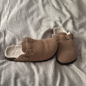 Cozy Tan Suede Clogs with Shearling Lining
